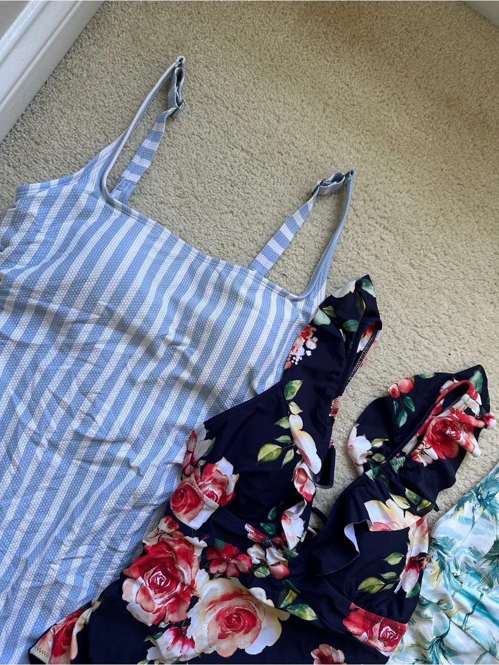 Women’s Bundle of 3 One-Piece Swimsuits, size Large - Picture 2 of 10